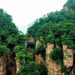 中国三大旅游砂岩地貌之一嶂石岩